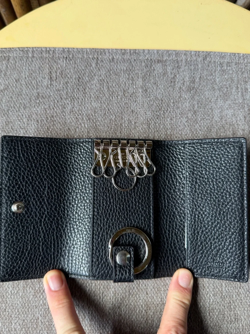 GUCCI keychain wallet